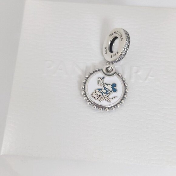 Pandora Vacation Club Member Dangle Charm DVC Exclusive Mickey Mouse NIB Charm - Picture 3 of 8